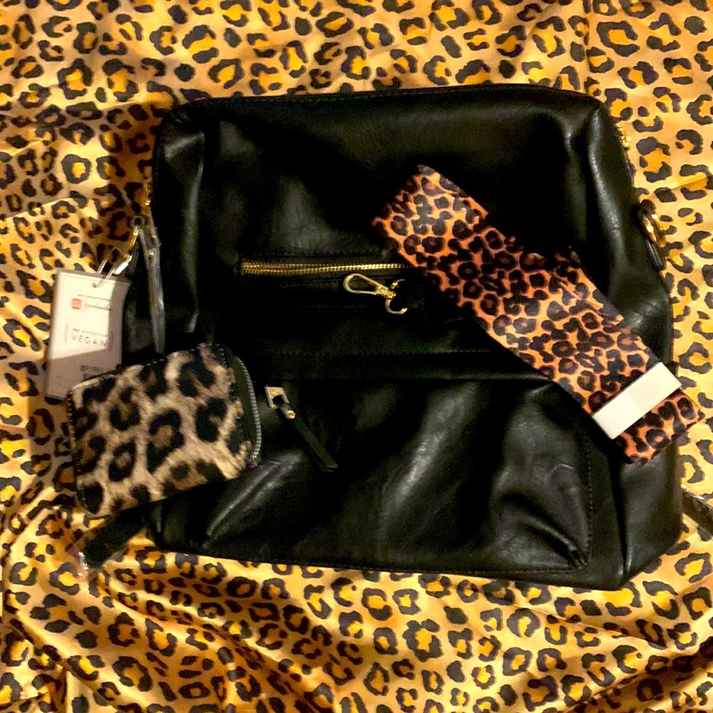 Women back pack purse. NWT